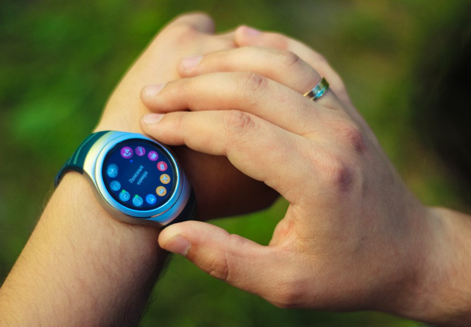 Весь мир на твоей руке: тестируем умные часы Samsung Gear S2