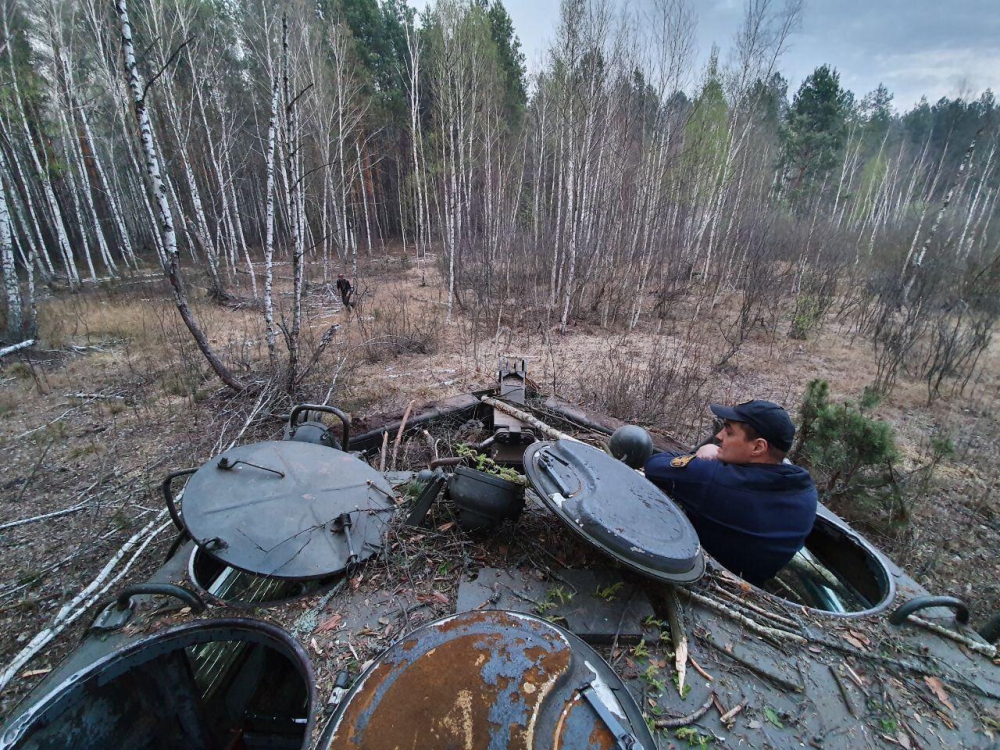 В Чернобыле тысяча спасателей продолжает тушить масштабные лесные пожары фото 1