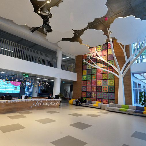 Вдохновляющий интерьер школы в Киеве