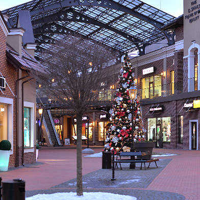 Аутлет-городок Мануфактура: модные покупки со скидками до 80%