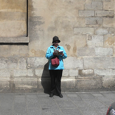 Городские сумасшедшие: видимое безумие или безумное видение?