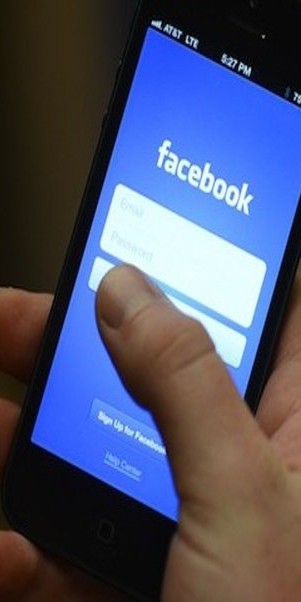 Пользователям Facebook через мессенджер рассылается новый вирус
