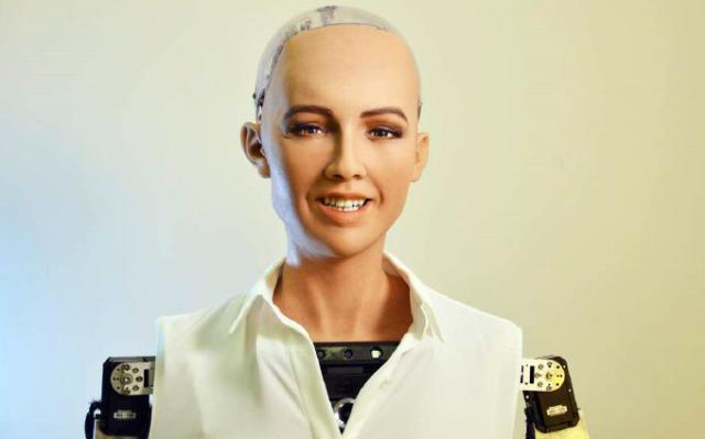 Робот София дала новое интервью. Но что-то пошло не так