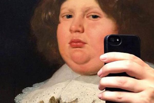 Доказано учеными: в жизни мы красивее, чем на селфи. И вот почему