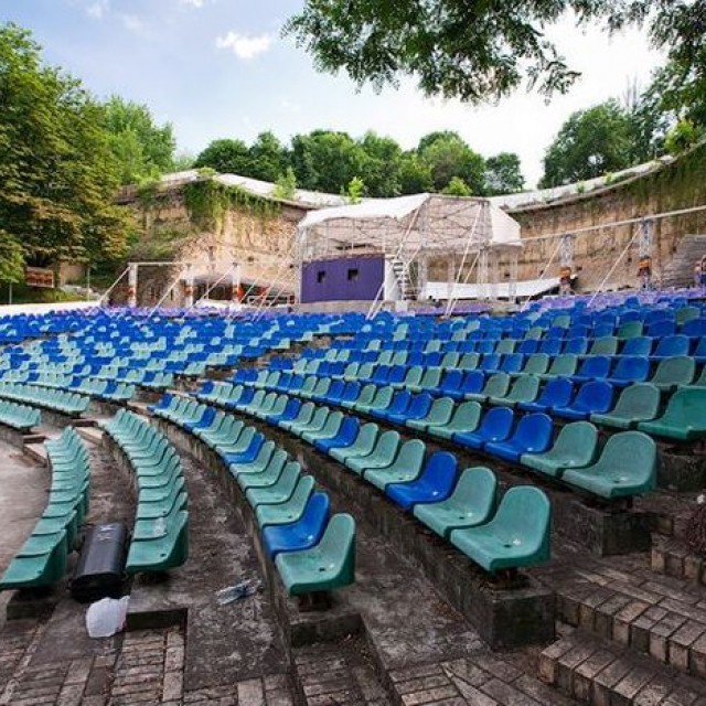 В Киеве хотят восстановить легендарный Зеленый театр. Фото