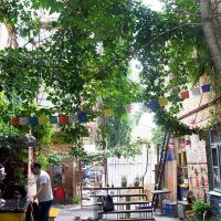 7 киевских двориков и скверов, где нужно обязательно побывать этой весной