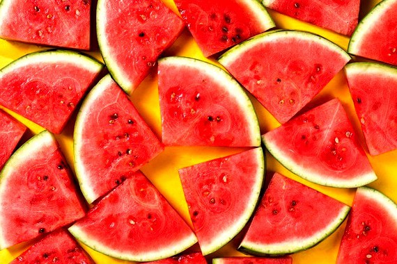 Названа точная дата, когда в Киев отправят баржу с арбузами