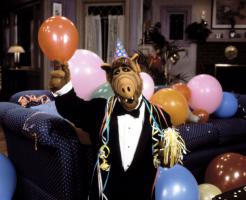 «Зачарованные», «Альф» и другие: 7 сериалов нашего детства, которые готовят к перезапуску