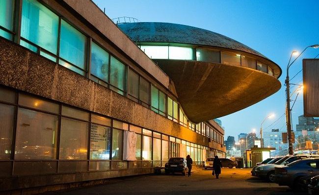 В знаменитую 