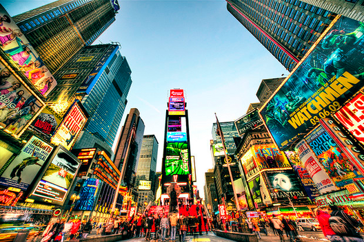 Улицу Пушкинскую в Киеве полностью очистили от рекламы. Фото