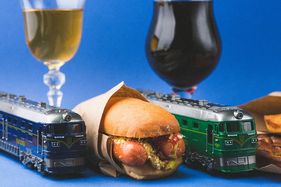 «Белый налив» откроется на железнодорожном вокзале в Киеве