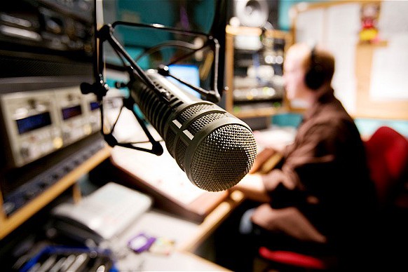 Киевлян бесплатно научат профессии радиоведущий