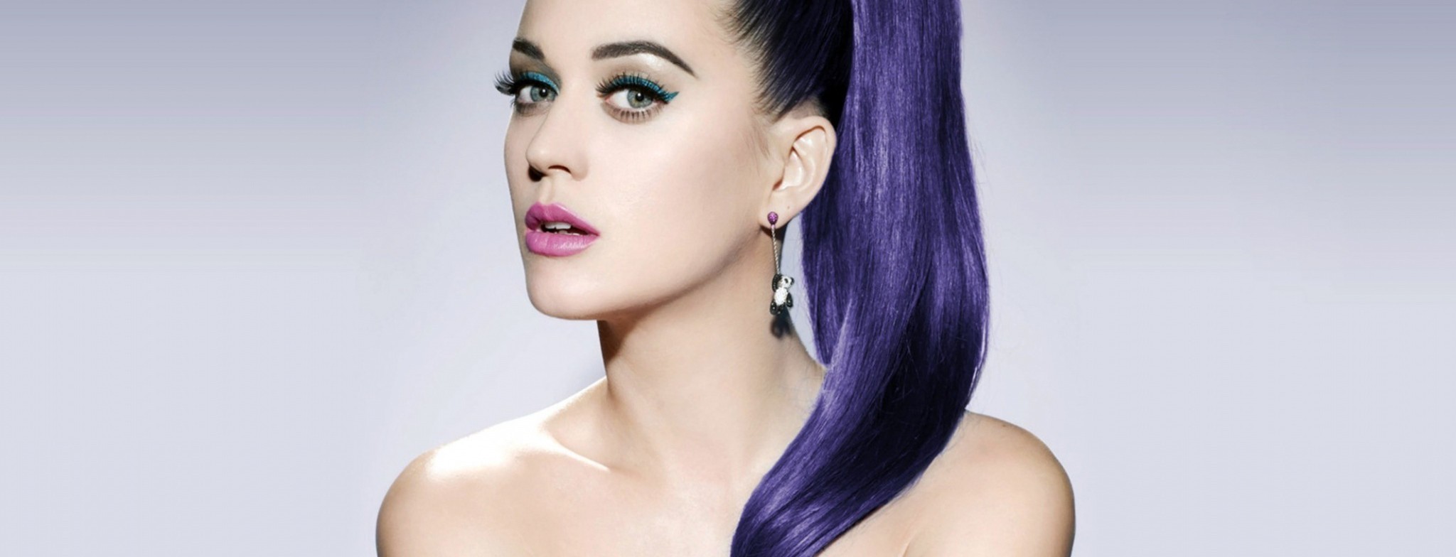 Кэти Перри вышла на красную дорожку в платье от украинского дизайнера. Фото