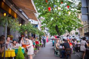 Улица Костельная: кооператив на холме, бывшая церковь-планетарий и аромат французских круассанов