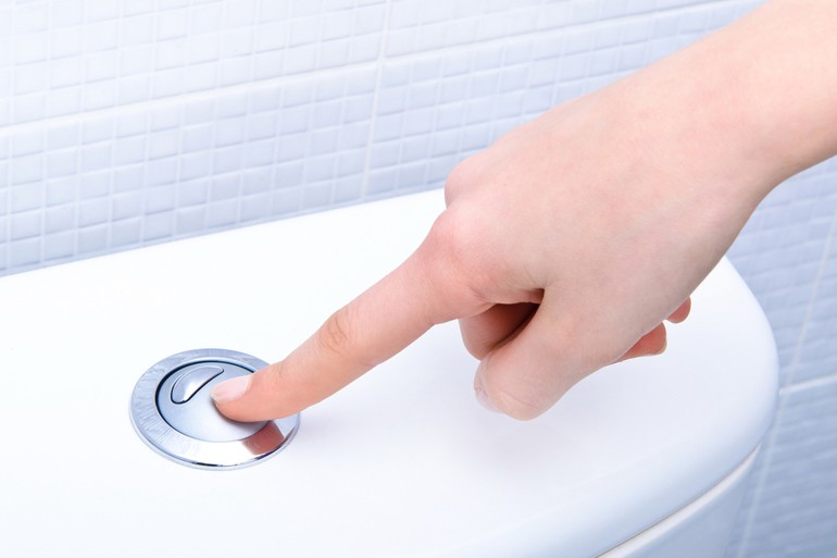 «Киевводоканал» рассказал, что нельзя выбрасывать в унитаз