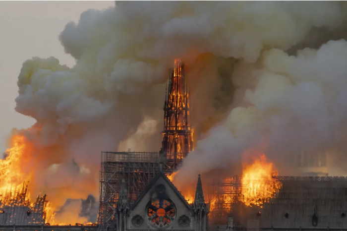 Как выглядит Нотр-Дам де Пари после пожара. Фото
