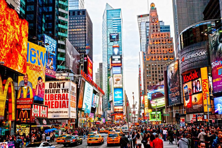 Улицу Жилянскую в Киеве очистили от рекламы. Фото