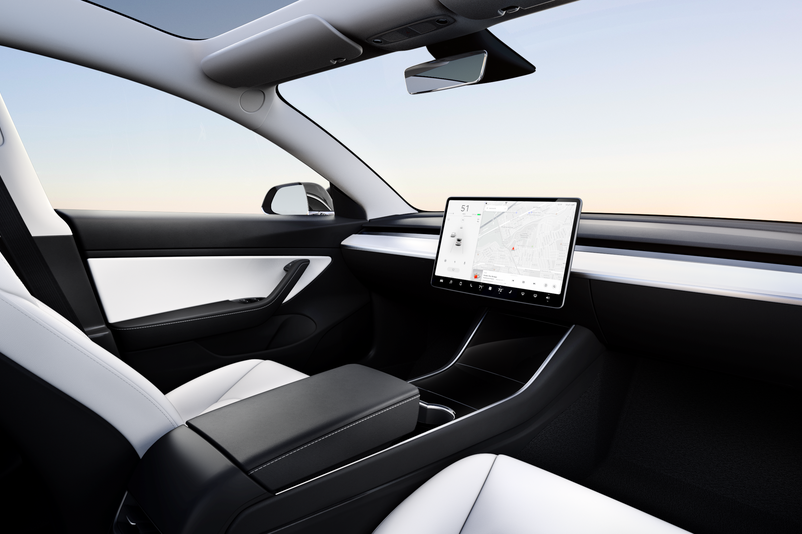 Илон Маск анонсировал запуск сервиса беспилотного такси в 2020 году