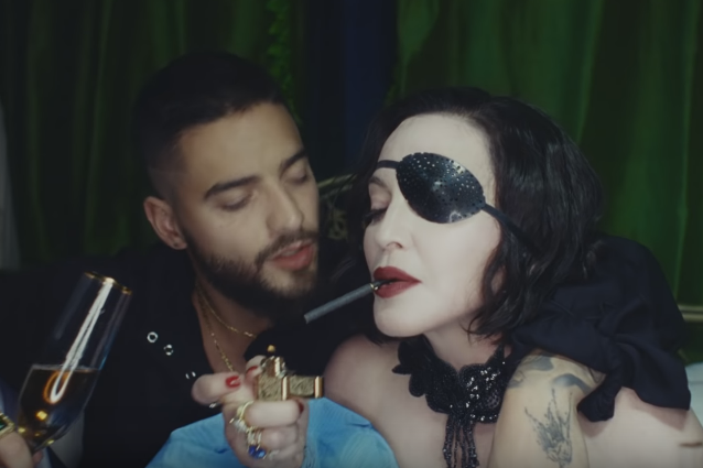 Мадонна выпустила провокационный клип спустя четыре года. Видео