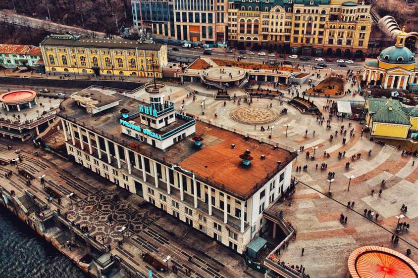 На открытии Речного вокзала бесплатно покажут выставку современного искусства