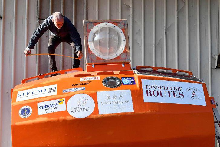 72-летний француз провел четыре месяца в бочке в открытом океане