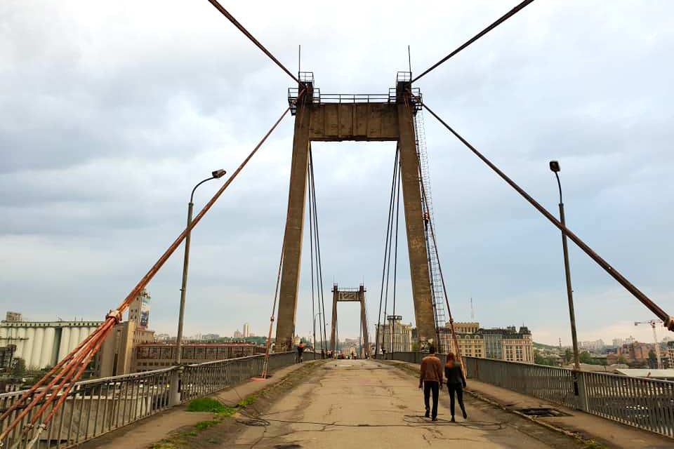 На Подоле демонтируют Рыбальский мост