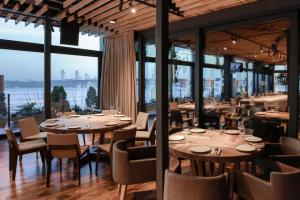 Наслаждаемся весной и едой! 8 заведений с красивым видом на Киев