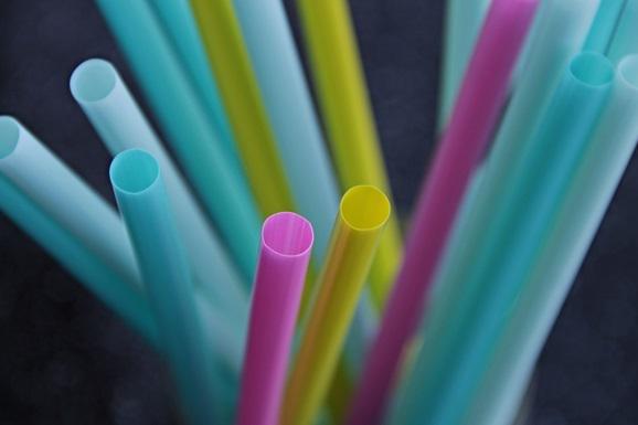 ЕС отказался от использования одноразового пластика. Это уже окончательно