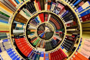 Куда отнести ненужные книги в Киеве