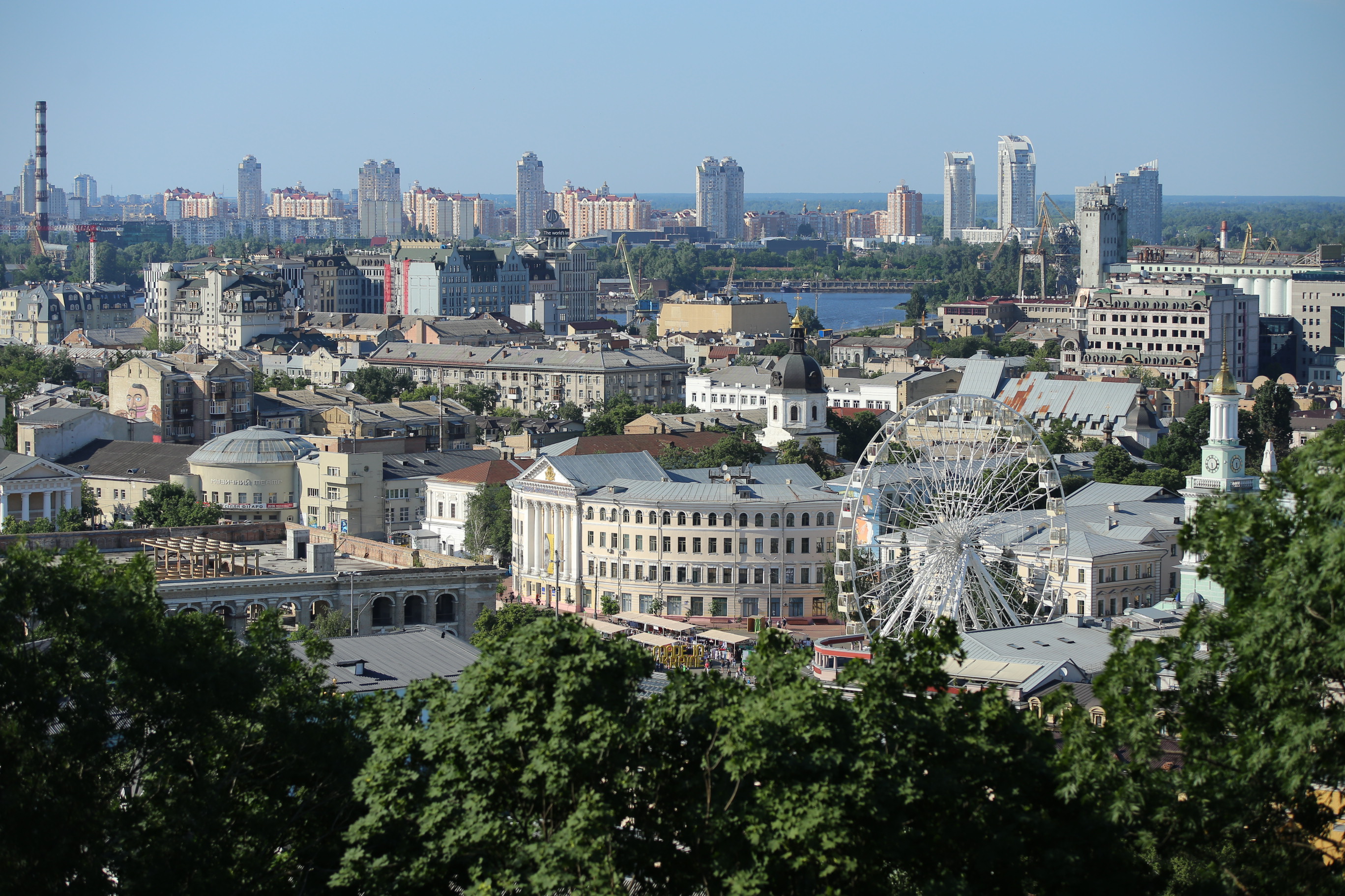 В Киеве открыли обновленную Аллею художников. Фото