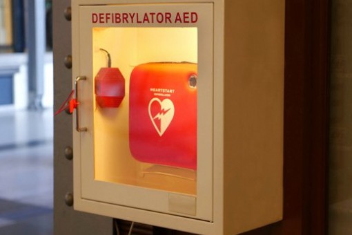 В киевском метро начнут устанавливать дефибрилляторы