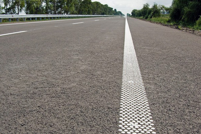 На украинских трассах появятся шумовые полосы