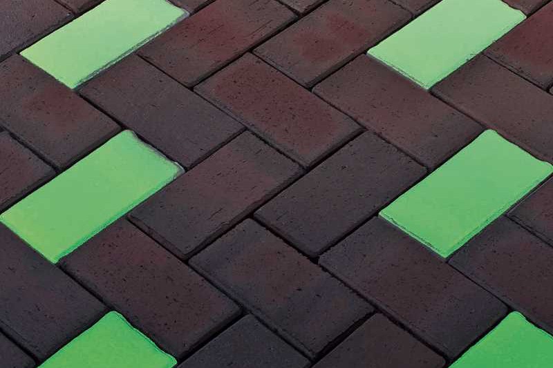 Харьковские студенты создали светящуюся тротуарную плитку