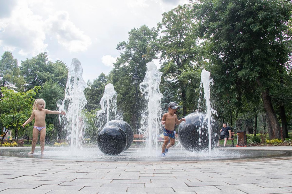 В Киеве после масштабной реконструкции открыли парк «Куреневский». Фото