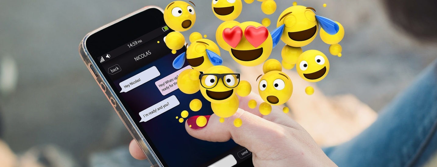 Ученые выяснили, что у людей, которые чаще используют эмодзи, больше секса