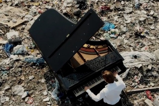 Пианист даст концерт на мусорном полигоне под Киевом