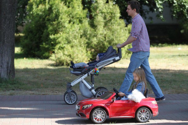 Игры, награждения и мастер-классы: в Киеве отметили «День Отца»