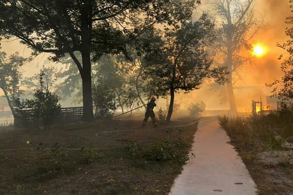 В Киеве сгорел пляжный комплекс 