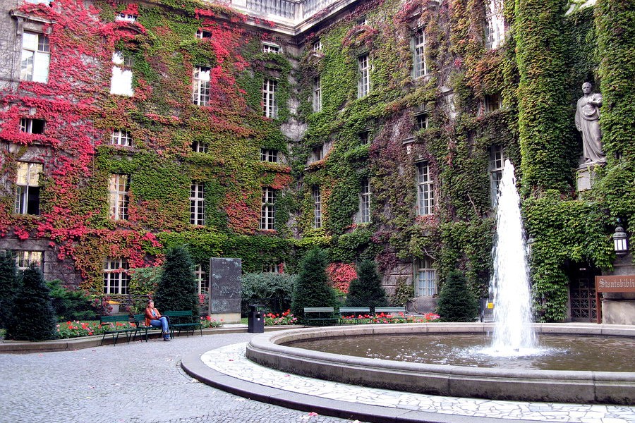 В Киеве строят первый в городе 