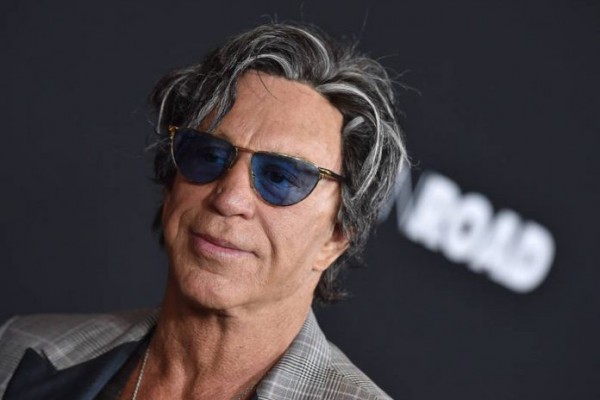 Известный американский актер Микки Рурк завещал похоронить его в Украине