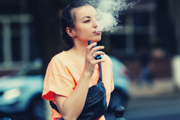 Стоит ли париться: весь мир обсуждает опасность вейперства