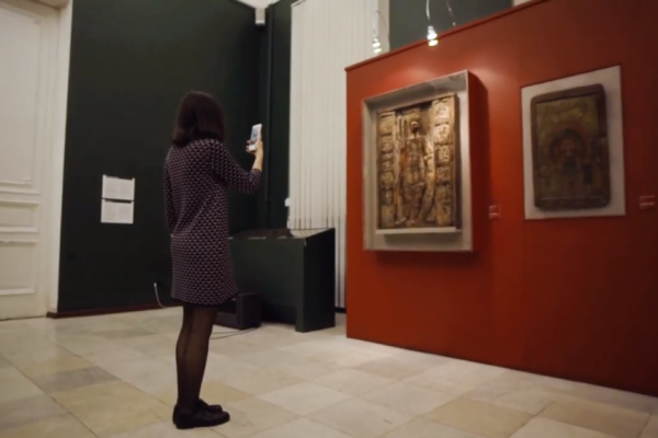 В Национальном музее Украины теперь можно посетить интерактивные экскурсии с помощью смартфона - ВИДЕО