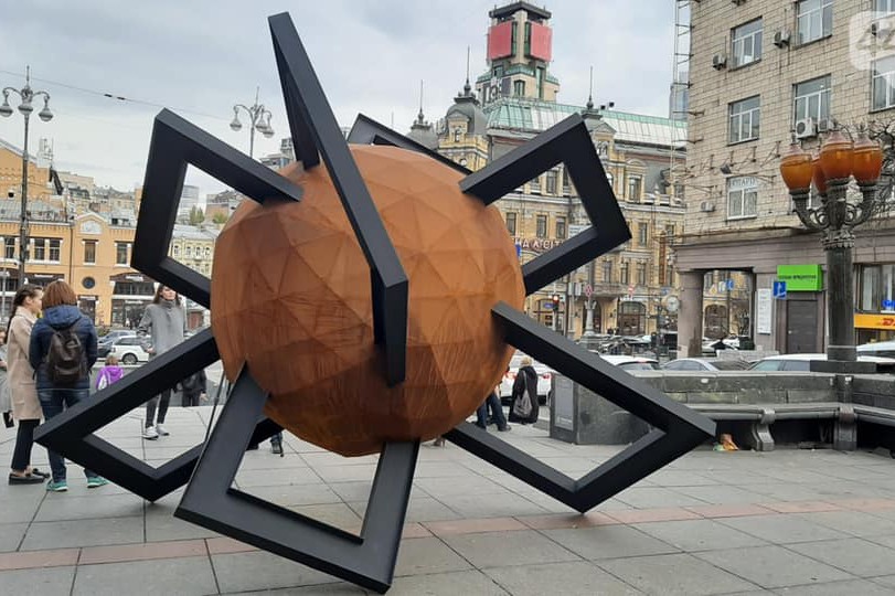 На бульваре Тараса Шевченко появилась новая скульптура. Фото