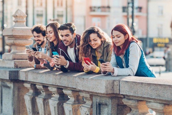 По полочкам: кто такие центениалы или поколение Z