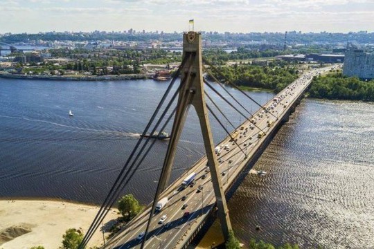 Завтра в Киеве ограничат движение транспорта на Северном мосту