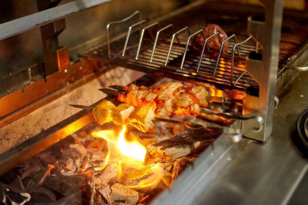 Стейки, ребрышки, бифштексы: где поесть мяса в Киеве