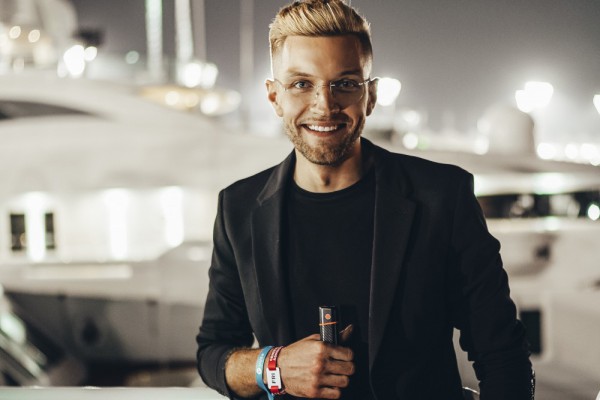 glo™ представили лимитированную коллекцию glo™ nano McLaren Exclusive Edition: где купить девайс в Киеве