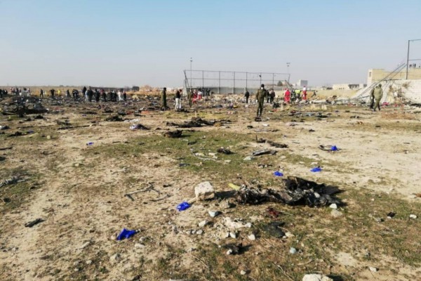 Иранские специалисты нашли черные ящики с самолета Boeing 737-800