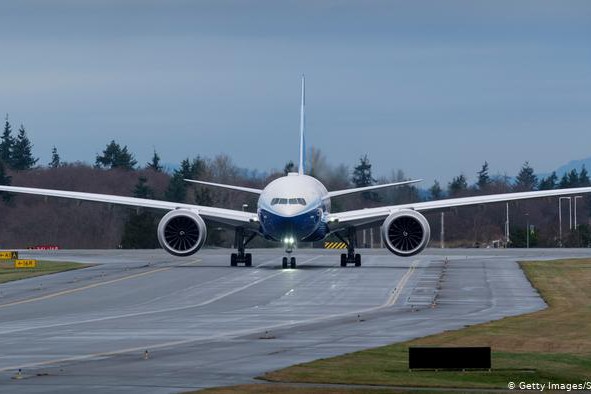 Boeing провела первый испытательный полет самолета 777X. ВИДЕО