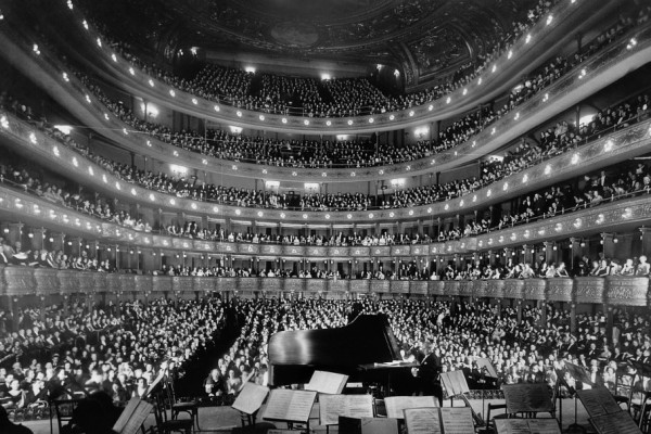 В Киеве откроют закулисье Национального академического театра оперетты